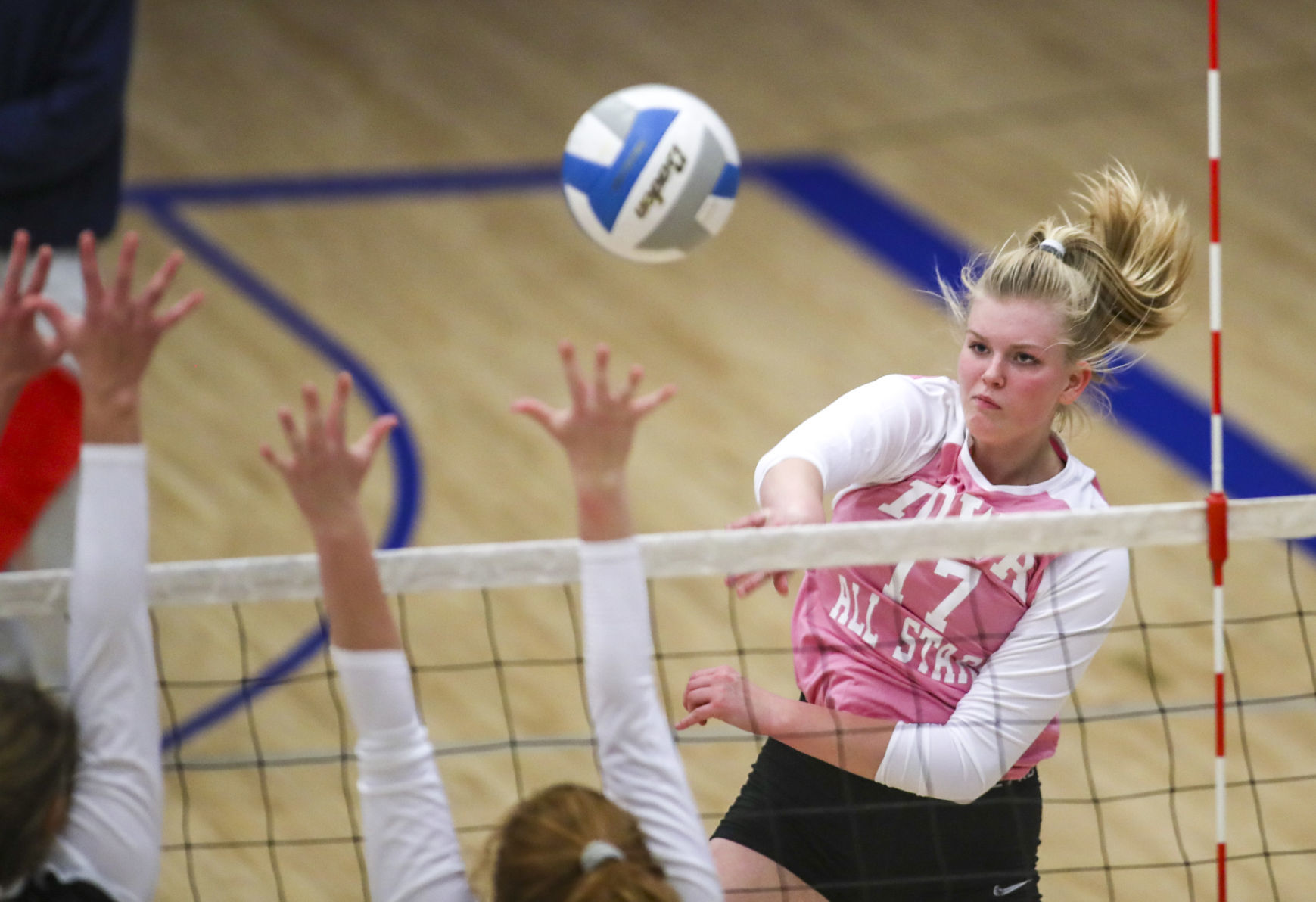 111918-volleyball-031